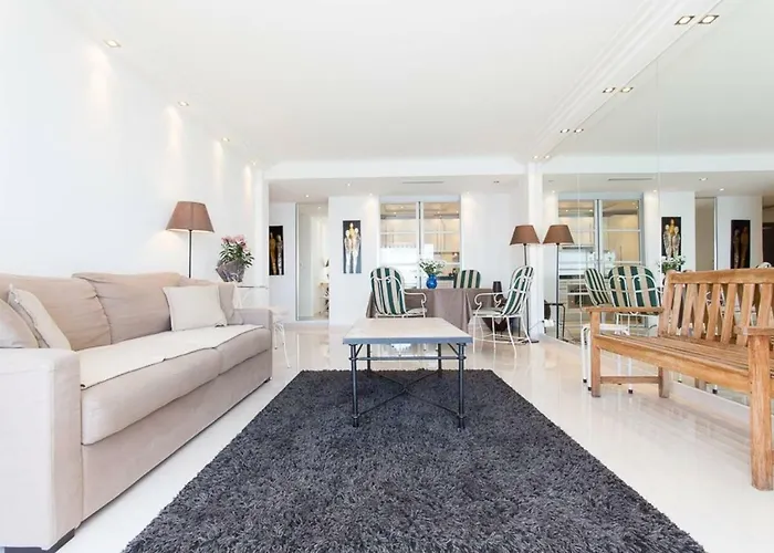 Sea View 3 Beds Next To Palais *