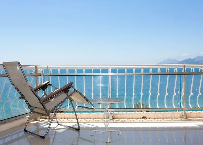 Sea View 3 Beds Next To Palais