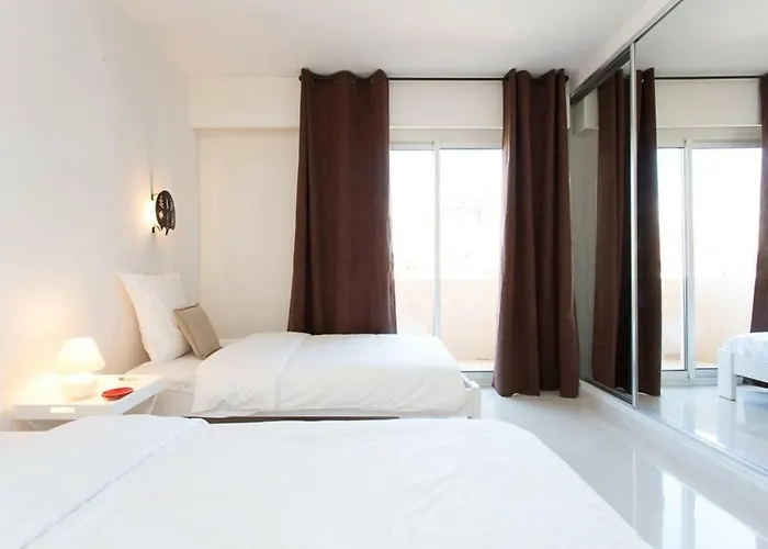 Sea View 3 Beds Next To Palais Lägenhet